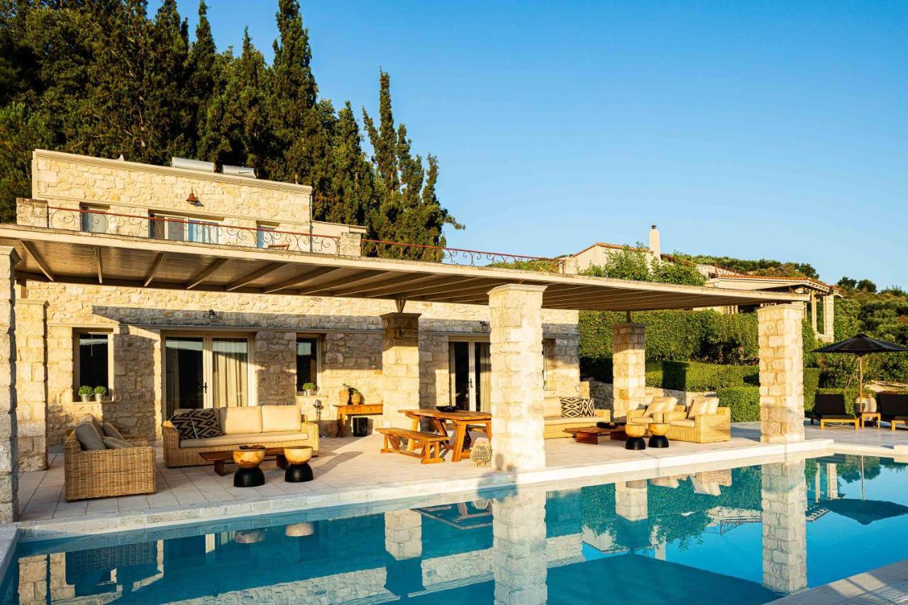 Villa Mantilari Wine Estate 7 Apartments 2 Private Pools 1 Heated Tennis Court Fitness Center Archanes Ngoại thất bức ảnh