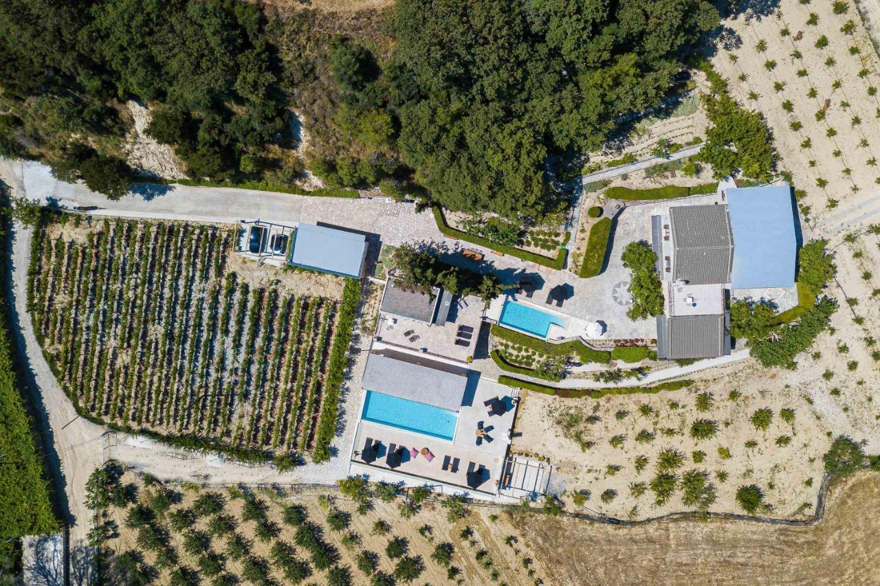 Villa Mantilari Wine Estate 7 Apartments 2 Private Pools 1 Heated Tennis Court Fitness Center Archanes Ngoại thất bức ảnh