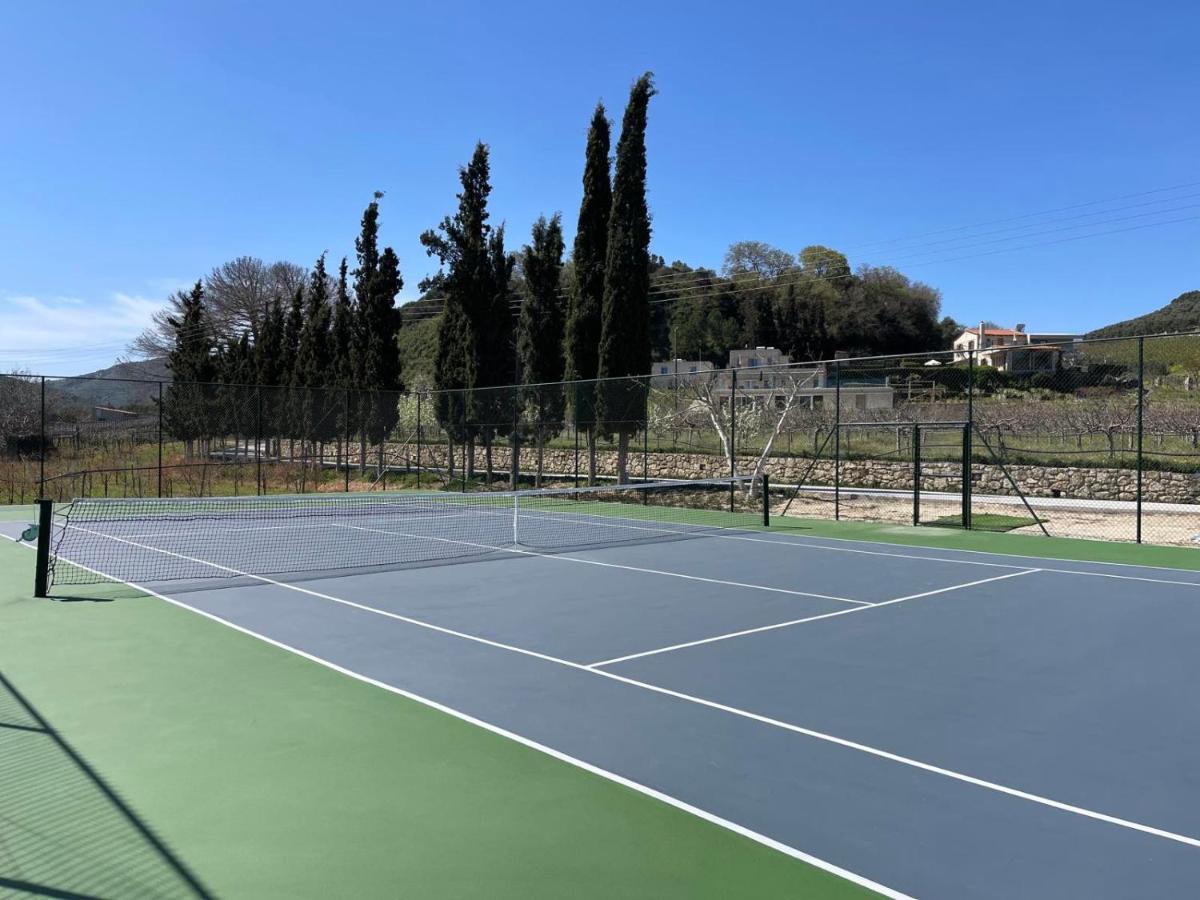 Villa Mantilari Wine Estate 7 Apartments 2 Private Pools 1 Heated Tennis Court Fitness Center Archanes Ngoại thất bức ảnh